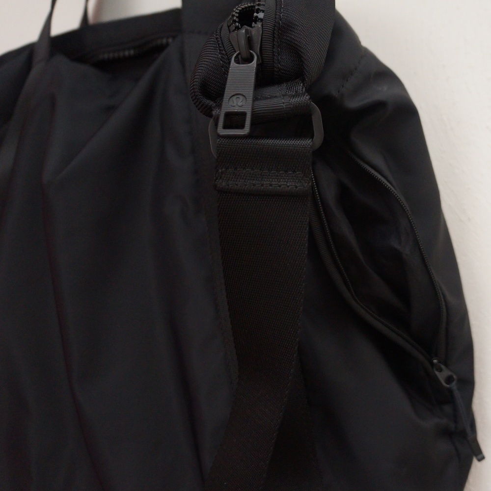 lululemon athletica Black Convertible Tote Crossbody Bag - Picture 6 of 8